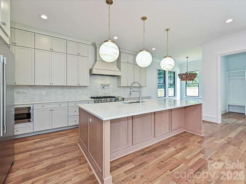 2205 Shenandoah Avenue, Charlotte, NC 28205.  MLS# CAR4384232, YatesRealty ID 33902. 