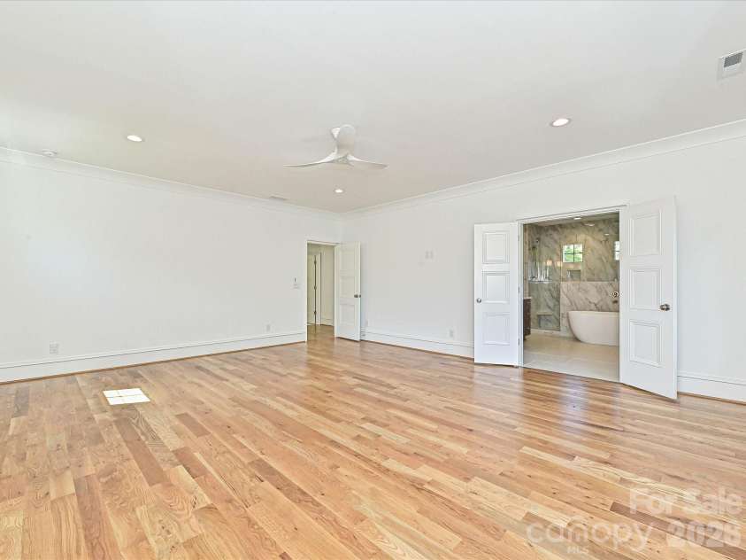 2205 Shenandoah Avenue, Charlotte, NC 28205.  MLS# CAR4384232, YatesRealty ID 33902. 
