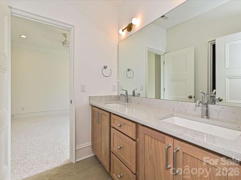 2205 Shenandoah Avenue, Charlotte, NC 28205.  MLS# CAR4384232, YatesRealty ID 33902. 