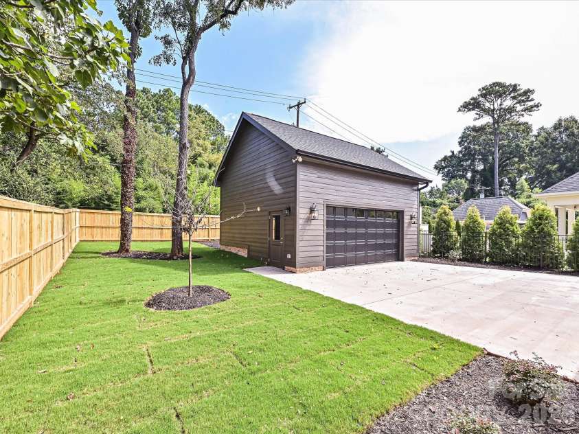 2205 Shenandoah Avenue, Charlotte, NC 28205.  MLS# CAR4384232, YatesRealty ID 33902. 