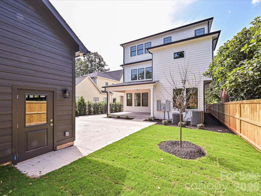 2205 Shenandoah Avenue, Charlotte, NC 28205.  MLS# CAR4384232, YatesRealty ID 33902. 