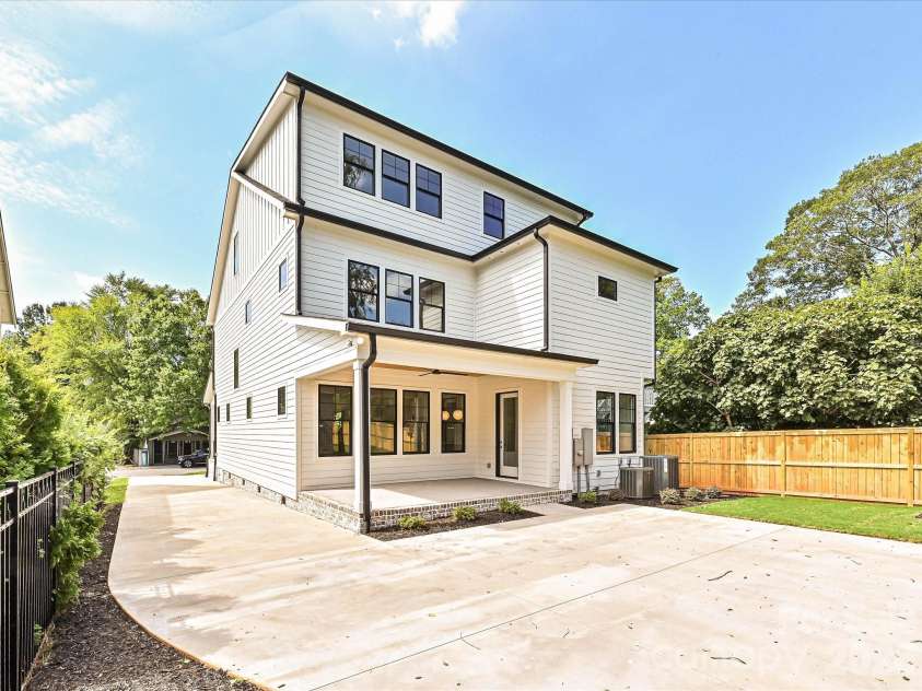 2205 Shenandoah Avenue, Charlotte, NC 28205.  MLS# CAR4384232, YatesRealty ID 33902. 