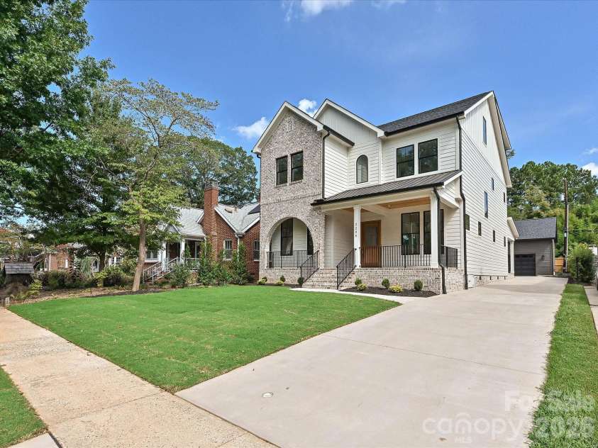 2205 Shenandoah Avenue, Charlotte, NC 28205.  MLS# CAR4384232, YatesRealty ID 33902. 