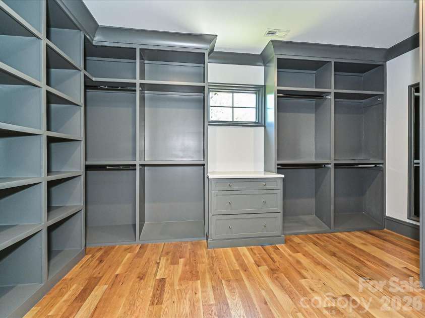 2205 Shenandoah Avenue, Charlotte, NC 28205.  MLS# CAR4384232, YatesRealty ID 33902. Primary Closet