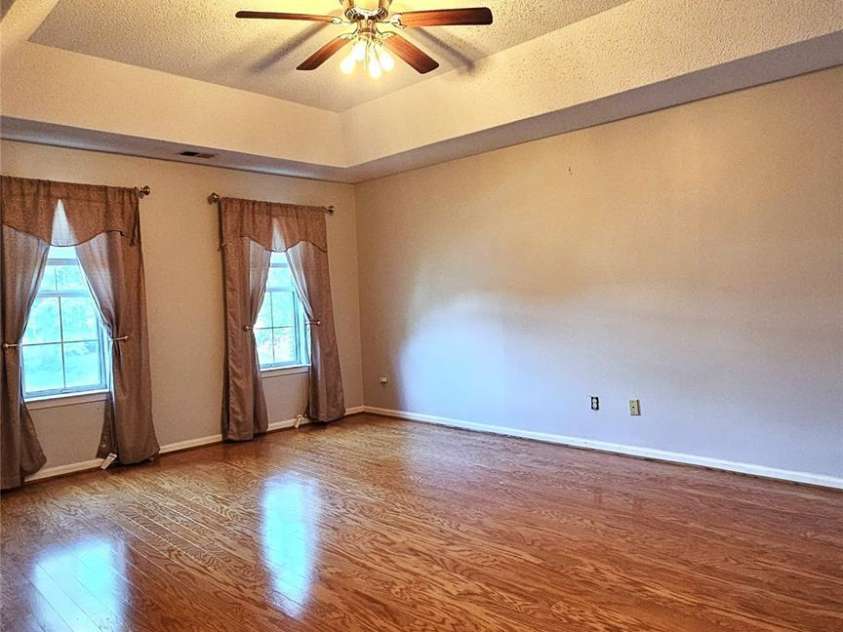 2425 Katherine Kiker Road, Charlotte, NC 28213.  MLS# CAR4395757, YatesRealty ID 33903. 