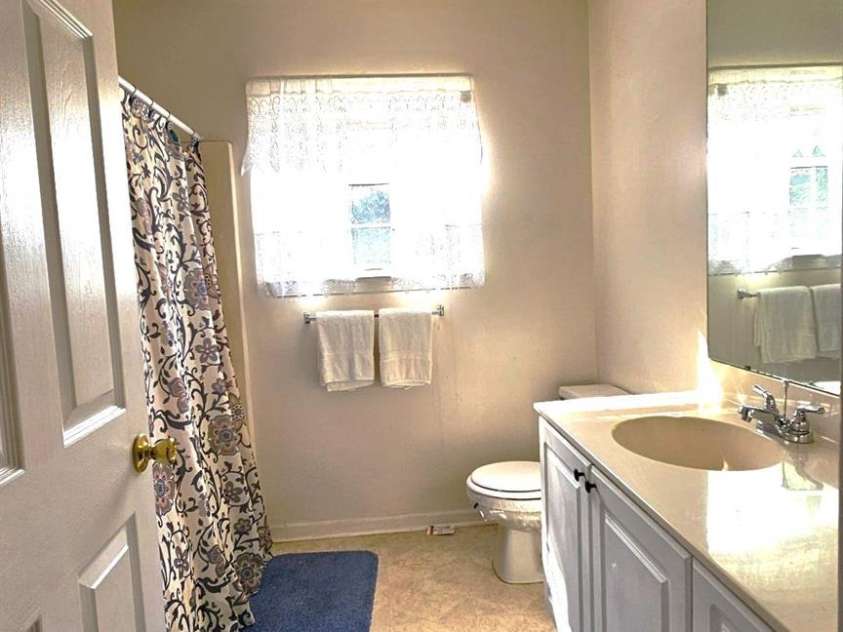 2425 Katherine Kiker Road, Charlotte, NC 28213.  MLS# CAR4395757, YatesRealty ID 33903. 