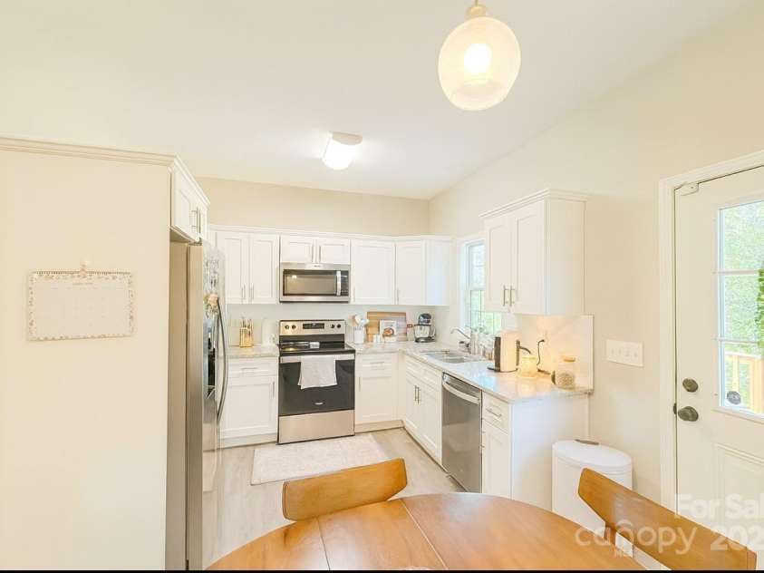 116 Wayne Avenue, Kannapolis, NC 28081.  MLS# CAR4292924, YatesRealty ID 33904. 