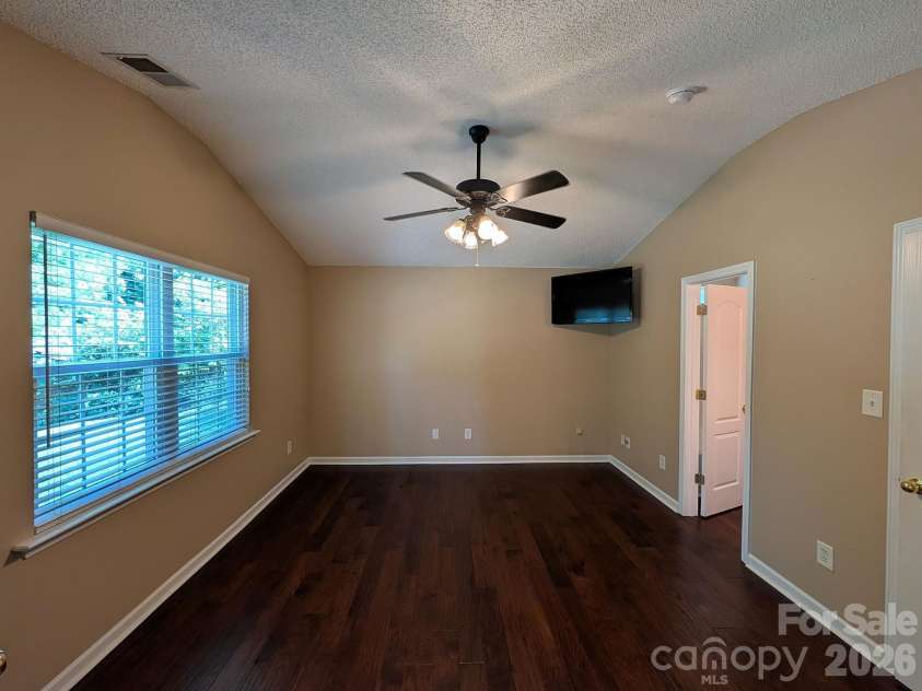 704 Gum Branch Road, Charlotte, NC 28214.  MLS# CAR4397567, YatesRealty ID 33904. 