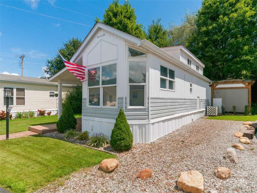 158 & 161 Summer Place Drive, Waynesville, NC 28785.  MLS# CAR4293767, YatesRealty ID 33906. 