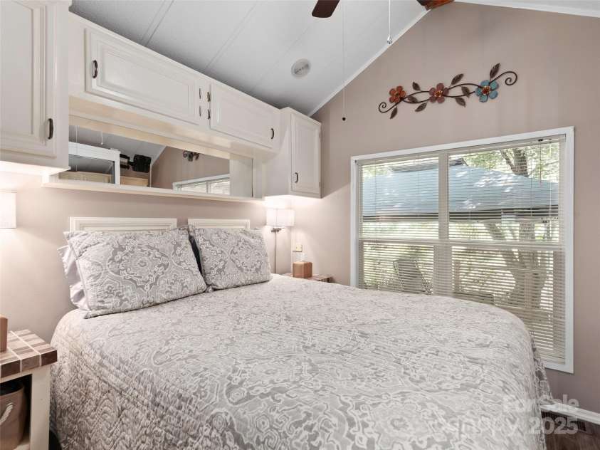 158 & 161 Summer Place Drive, Waynesville, NC 28785.  MLS# CAR4293767, YatesRealty ID 33906. 