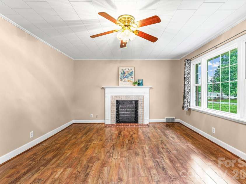 301 Milling Road, Mocksville, NC 27028.  MLS# CAR4398389, YatesRealty ID 33907. 
