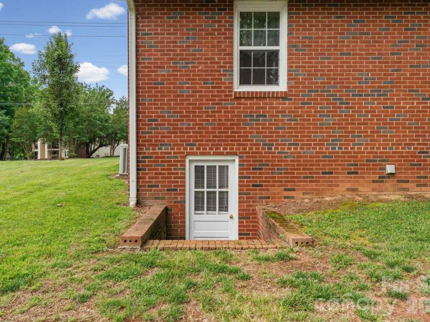 301 Milling Road, Mocksville, NC 27028.  MLS# CAR4398389, YatesRealty ID 33907. 
