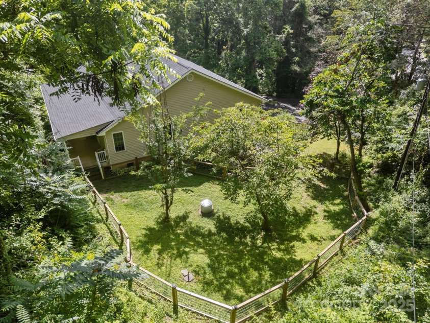 73 Waters Road, Asheville, NC 28805.  MLS# CAR4272719, YatesRealty ID 33907. Fenced-In Backyard