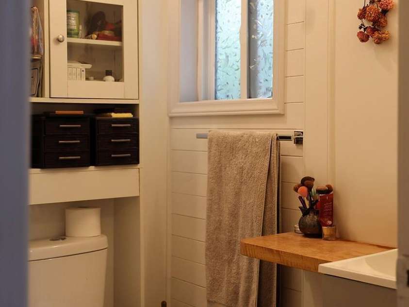 107 Riverview Drive, Asheville, NC 28806.  MLS# CAR4275298, YatesRealty ID 33909. Bathroom