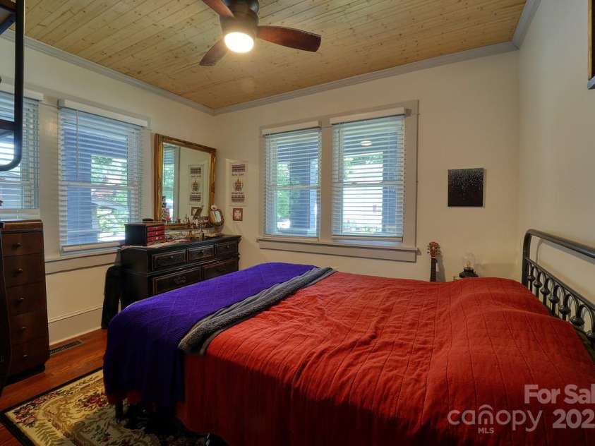 107 Riverview Drive, Asheville, NC 28806.  MLS# CAR4275298, YatesRealty ID 33909. Bedroom