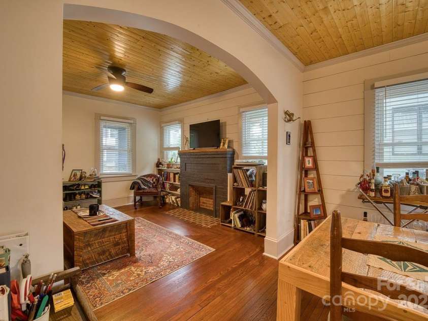 107 Riverview Drive, Asheville, NC 28806.  MLS# CAR4275298, YatesRealty ID 33909. Dining Room - Look at that Arch!
