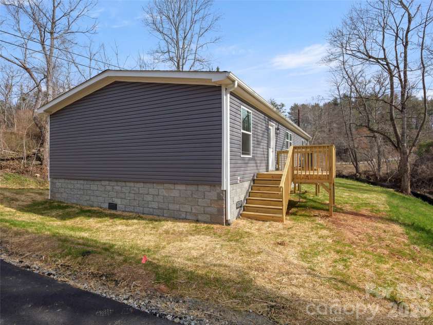 2095 Emmas Grove Road, Fairview, NC 28730.  MLS# CAR4362108, YatesRealty ID 33909. 