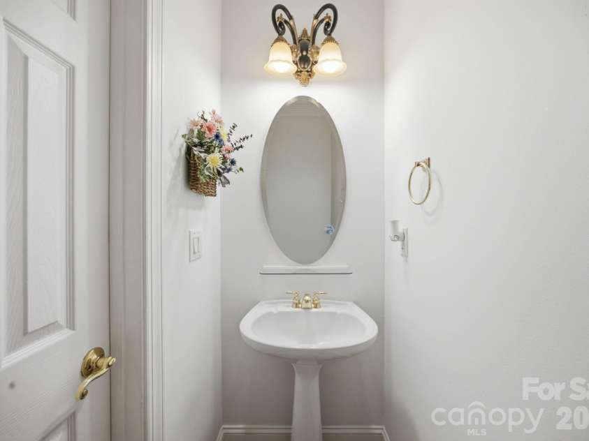 20112 Cove Road, Cornelius, NC 28031.  MLS# CAR4396130, YatesRealty ID 33911. 