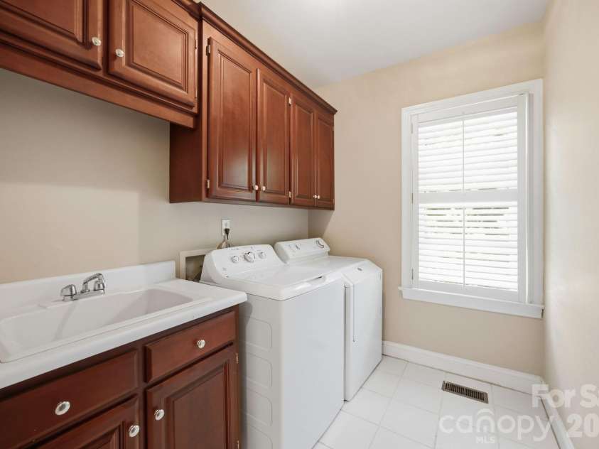 20112 Cove Road, Cornelius, NC 28031.  MLS# CAR4396130, YatesRealty ID 33911. 