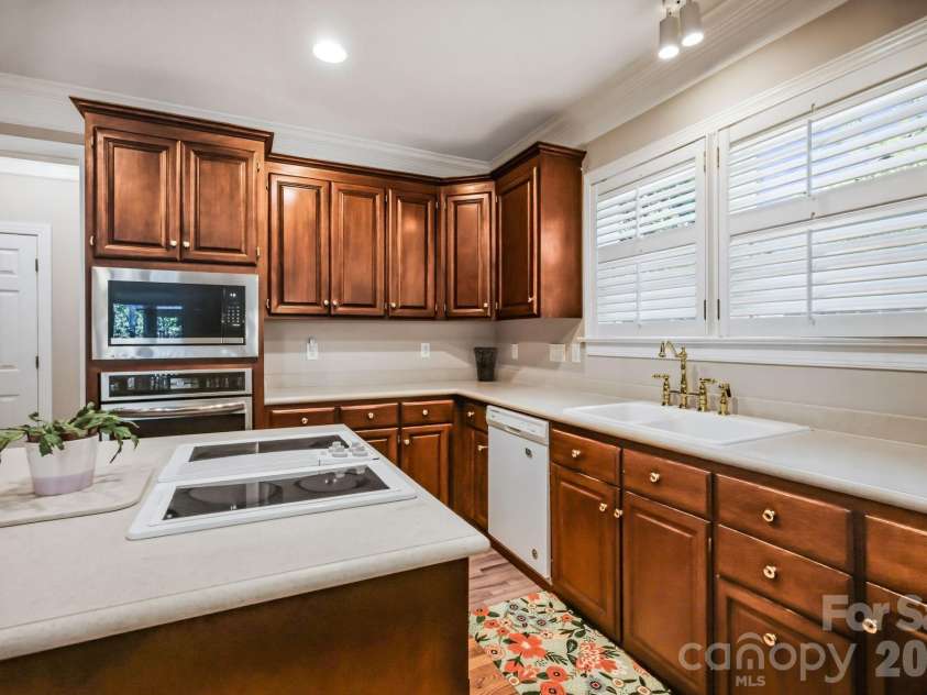 20112 Cove Road, Cornelius, NC 28031.  MLS# CAR4396130, YatesRealty ID 33911. 