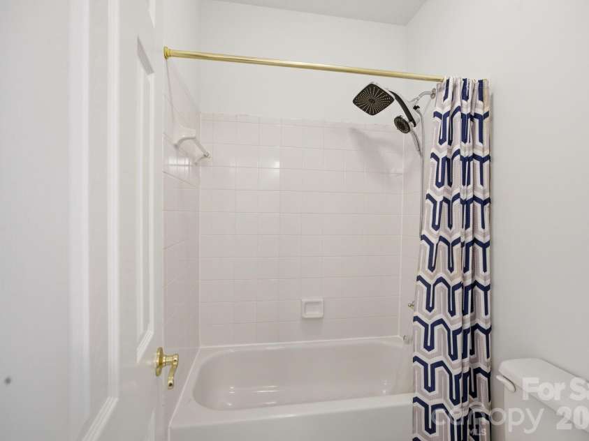 20112 Cove Road, Cornelius, NC 28031.  MLS# CAR4396130, YatesRealty ID 33911. 