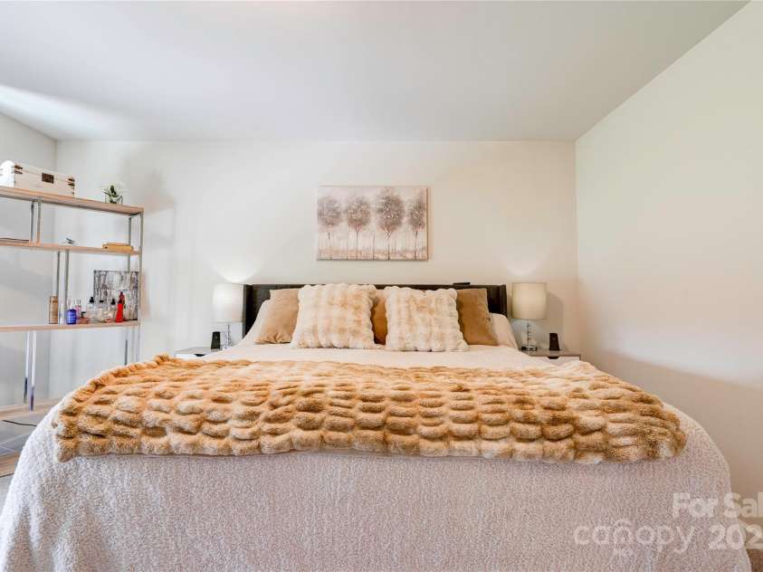 2344 Joes Lake Road, Shelby, NC 28152.  MLS# CAR4294369, YatesRealty ID 33911. 