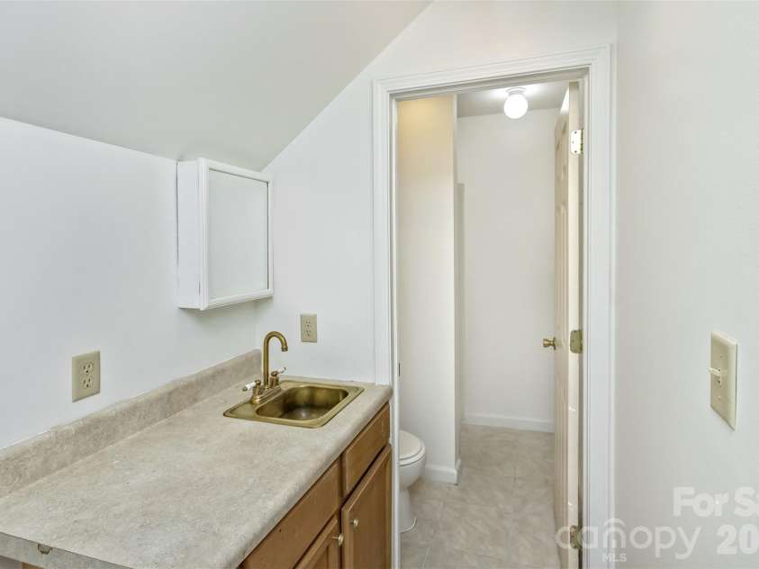 15 Village Green Drive, Alexander, NC 28701.  MLS# CAR4397766, YatesRealty ID 33912. 