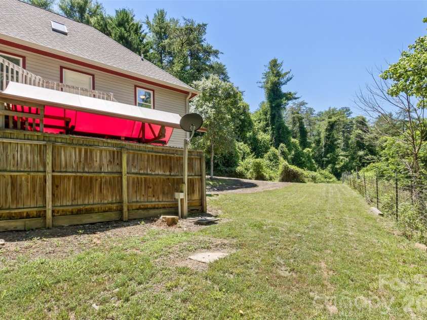 15 Village Green Drive, Alexander, NC 28701.  MLS# CAR4397766, YatesRealty ID 33912. 