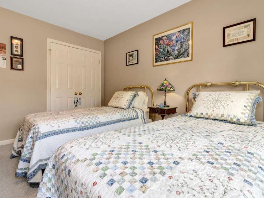 16 Sunview Circle, Arden, NC 28704.  MLS# CAR4270738, YatesRealty ID 33912. 