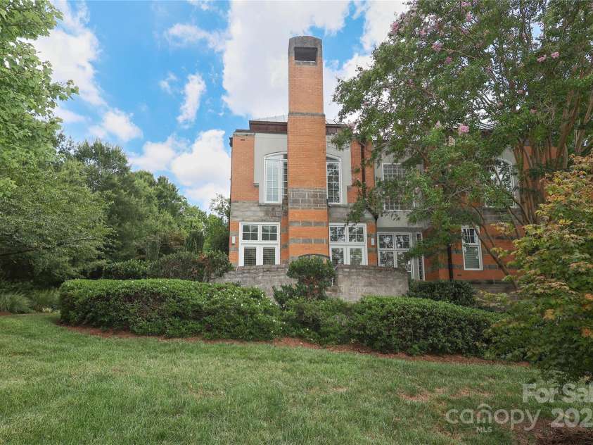 1239 Belgrave Place, Charlotte, NC 28203.  MLS# CAR4291234, YatesRealty ID 33913. 