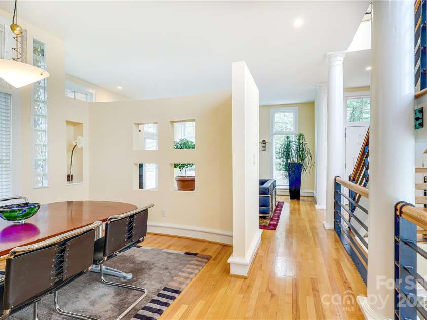 1239 Belgrave Place, Charlotte, NC 28203.  MLS# CAR4291234, YatesRealty ID 33913. 