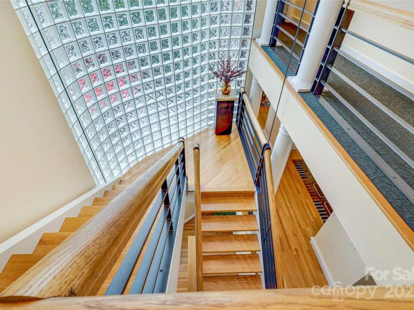 1239 Belgrave Place, Charlotte, NC 28203.  MLS# CAR4291234, YatesRealty ID 33913. 