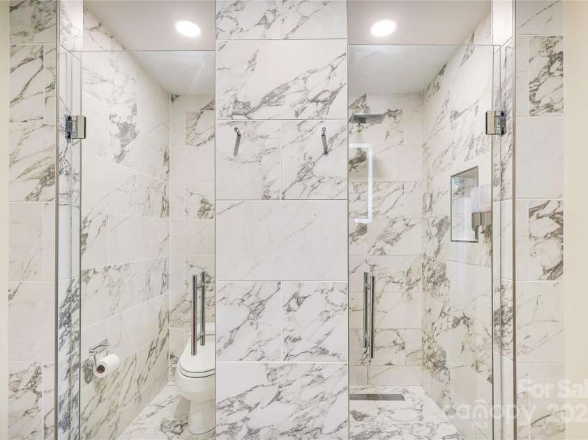 1239 Belgrave Place, Charlotte, NC 28203.  MLS# CAR4291234, YatesRealty ID 33913. 