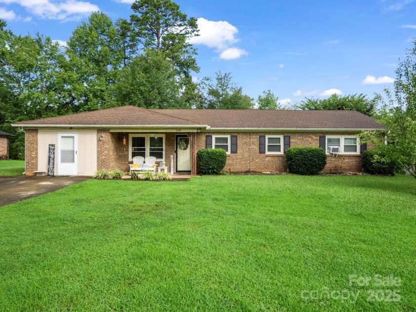 119 Oak Hill Drive, Forest City, NC 28043.  MLS# CAR4292110, YatesRealty ID 33914. 