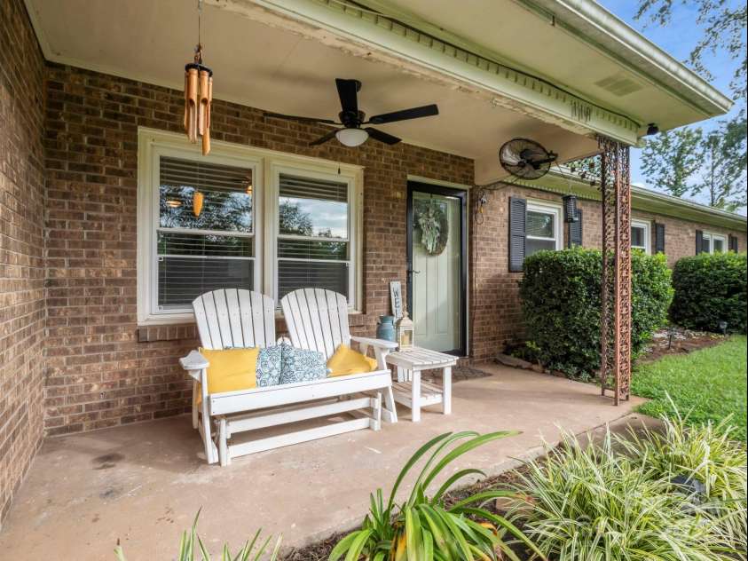 119 Oak Hill Drive, Forest City, NC 28043.  MLS# CAR4292110, YatesRealty ID 33914. 