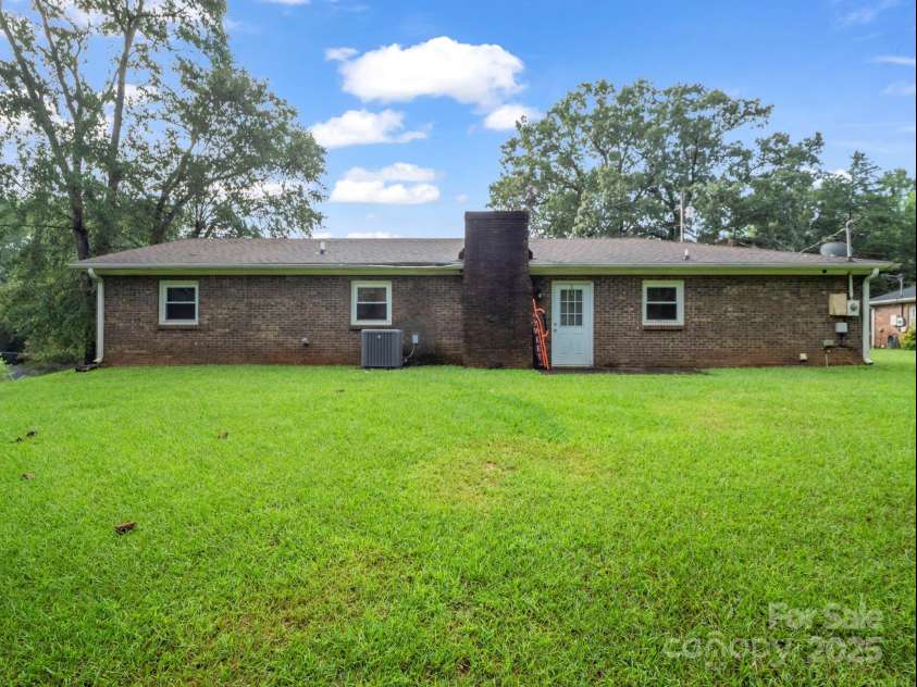 119 Oak Hill Drive, Forest City, NC 28043.  MLS# CAR4292110, YatesRealty ID 33914. 