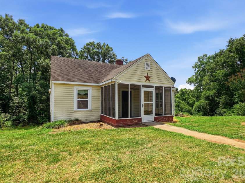 121 Piedmont Drive, Lawndale, NC 28090.  MLS# CAR4398132, YatesRealty ID 33915. 