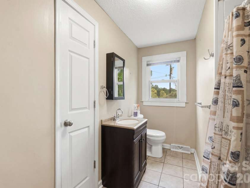 121 Piedmont Drive, Lawndale, NC 28090.  MLS# CAR4398132, YatesRealty ID 33915. 