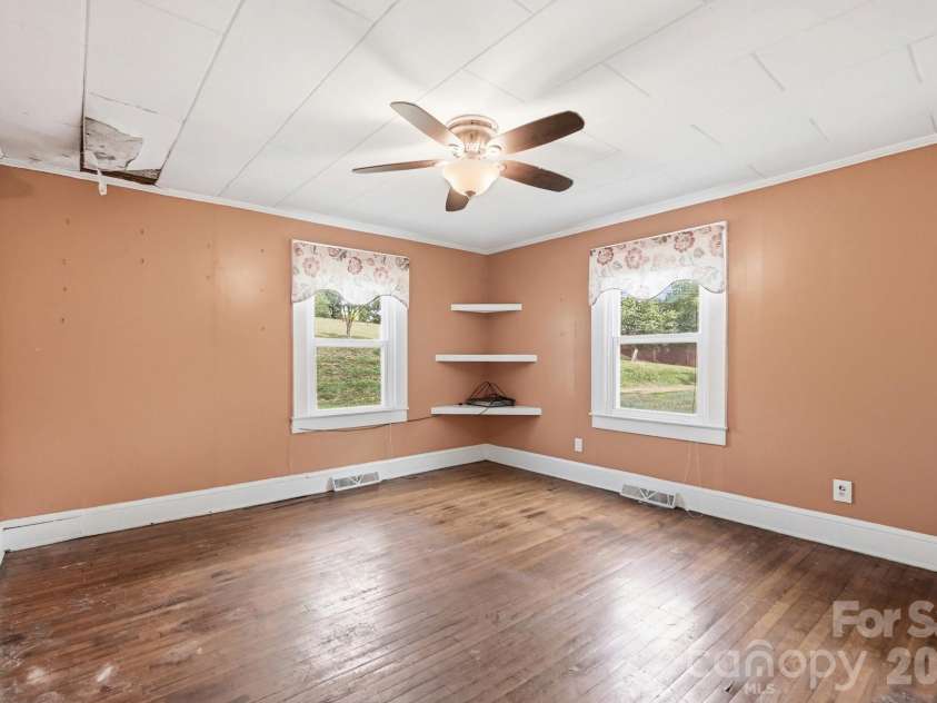 121 Piedmont Drive, Lawndale, NC 28090.  MLS# CAR4398132, YatesRealty ID 33915. Bathroom 2
