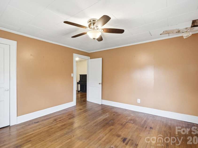 121 Piedmont Drive, Lawndale, NC 28090.  MLS# CAR4398132, YatesRealty ID 33915. Bathroom 2