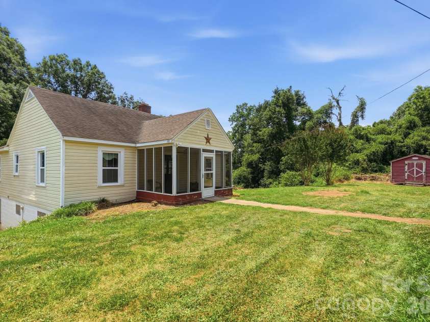 121 Piedmont Drive, Lawndale, NC 28090.  MLS# CAR4398132, YatesRealty ID 33915. Front Yard
