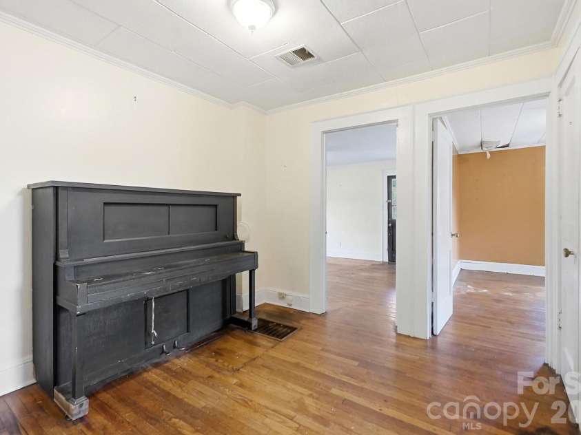 121 Piedmont Drive, Lawndale, NC 28090.  MLS# CAR4398132, YatesRealty ID 33915. Hallway