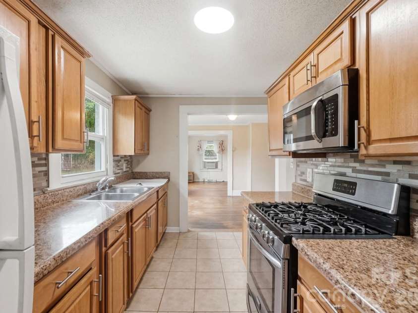 121 Piedmont Drive, Lawndale, NC 28090.  MLS# CAR4398132, YatesRealty ID 33915. Kitchen