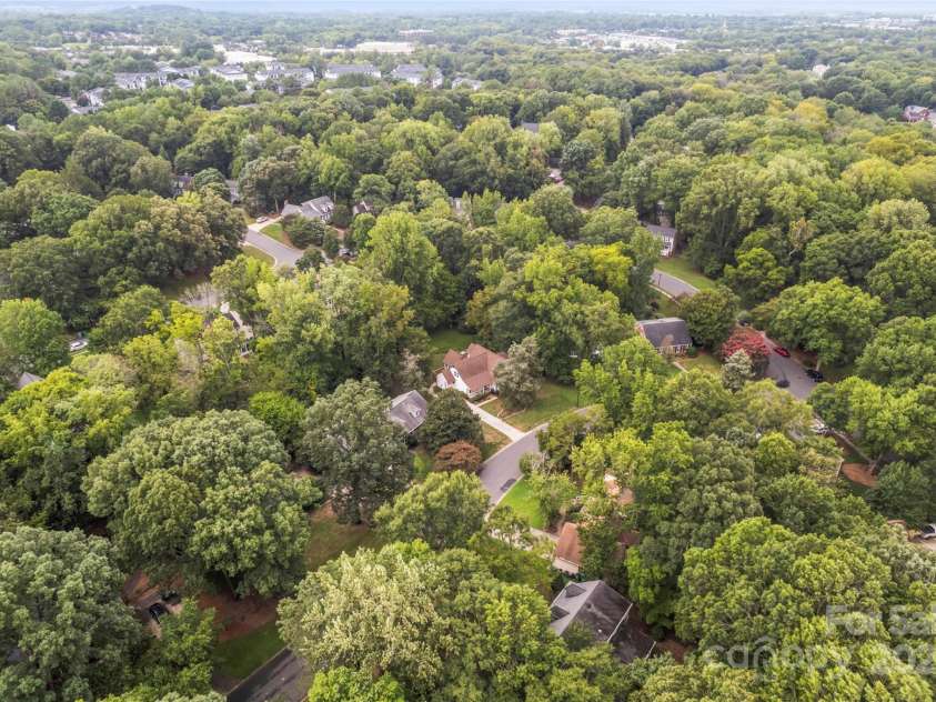 5812 Chapel Creek Court, Charlotte, NC 28226.  MLS# CAR4293995, YatesRealty ID 33915. Aerial view