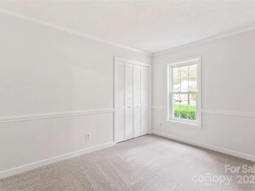 5812 Chapel Creek Court, Charlotte, NC 28226.  MLS# CAR4293995, YatesRealty ID 33915. Bedroom #3 on main floor