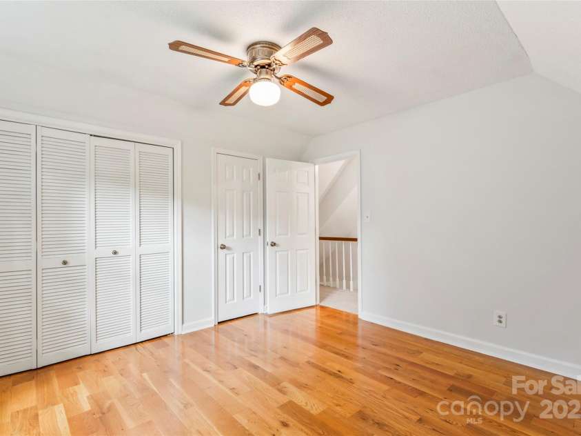 5812 Chapel Creek Court, Charlotte, NC 28226.  MLS# CAR4293995, YatesRealty ID 33915. Bedroom #4 on upper floor