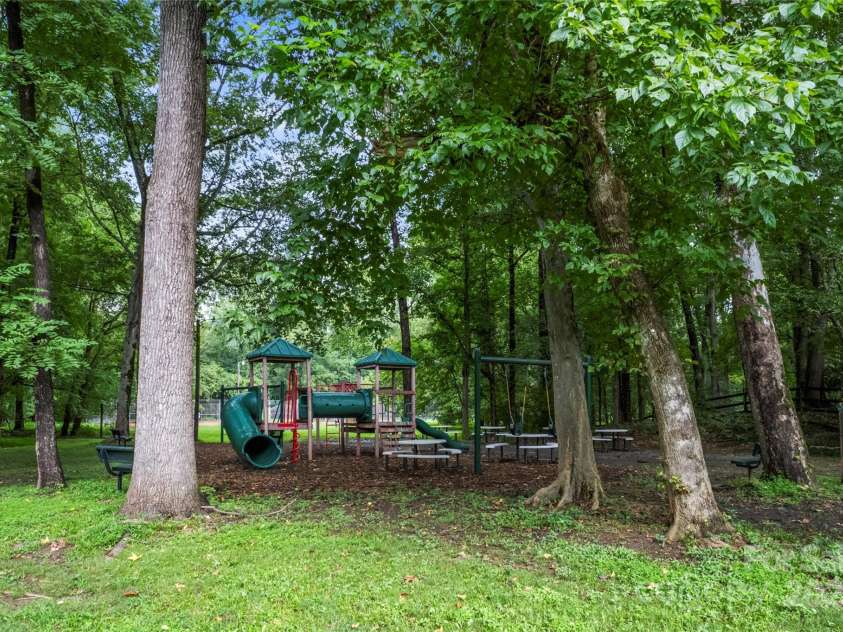 5812 Chapel Creek Court, Charlotte, NC 28226.  MLS# CAR4293995, YatesRealty ID 33915. Playground and recreational area in the Sturnbridge neighborhood.
