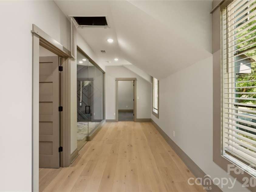 2919 Colony Road, Charlotte, NC 28211.  MLS# CAR4391510, YatesRealty ID 33916. 2nd Living Quarters