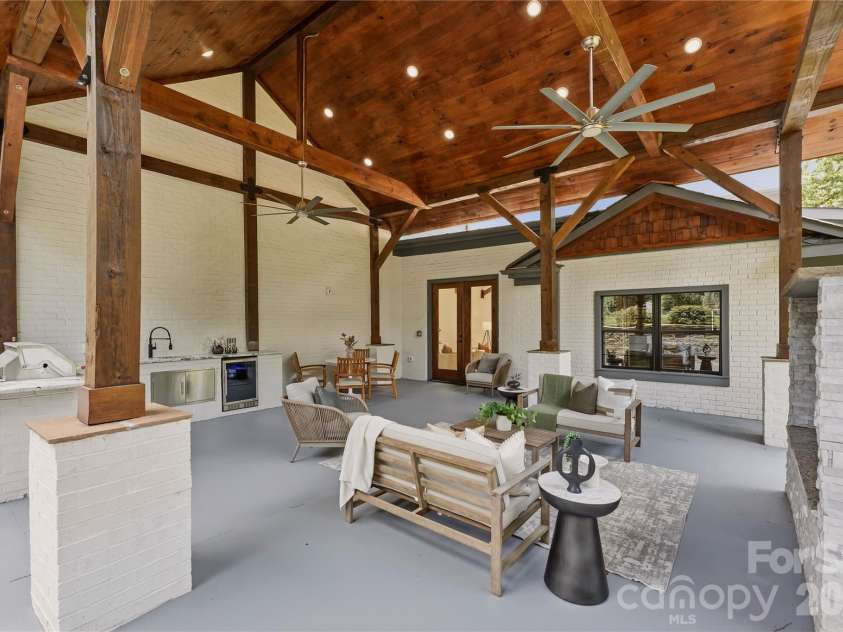 2919 Colony Road, Charlotte, NC 28211.  MLS# CAR4391510, YatesRealty ID 33916. 