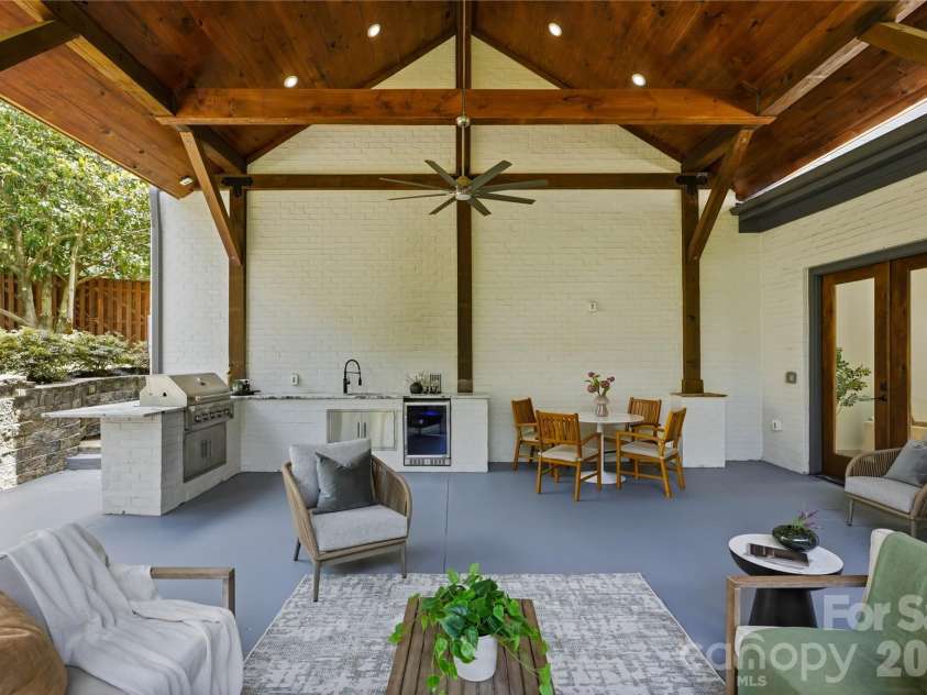 2919 Colony Road, Charlotte, NC 28211.  MLS# CAR4391510, YatesRealty ID 33916. 